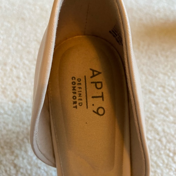 Apt. 9 Women's Nude Heels size 8 - Picture 5 of 6